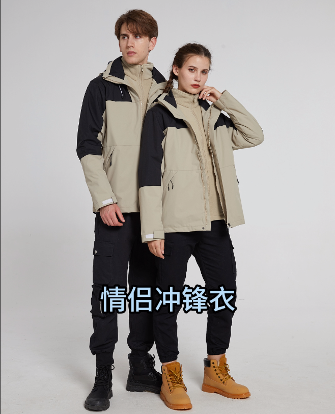 外衣：150D高彈春亞紡-100%聚酯纖維內膽：300克雙面搖粒絨-100%聚酯纖維防水5000/透氣2000/防風/保暖/三合一男女同款沖鋒衣登山服，奧特萊斯定制款防寒保暖情侶套裝沖鋒衣。